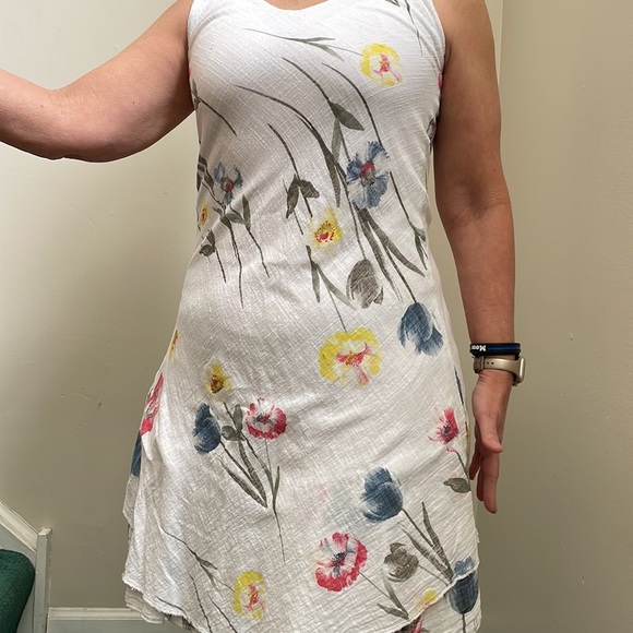 Beautiful sleeveless spring dress. - Picture 8 of 9